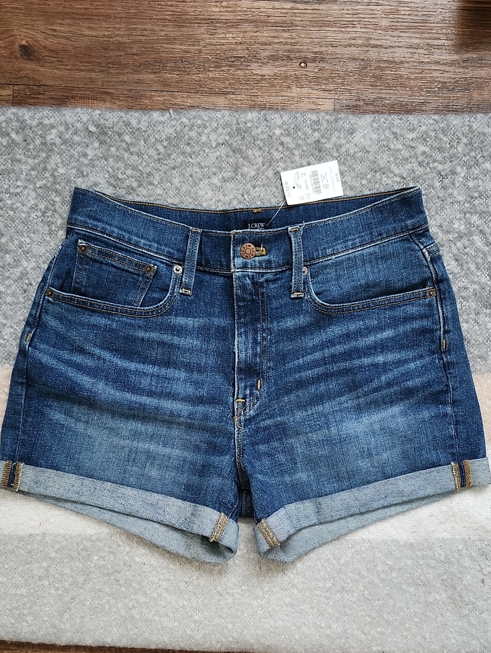 NWT J.Crew Rolled Cuff Denim Shorts - Medium Wash - Women's Sz  28 Summer
